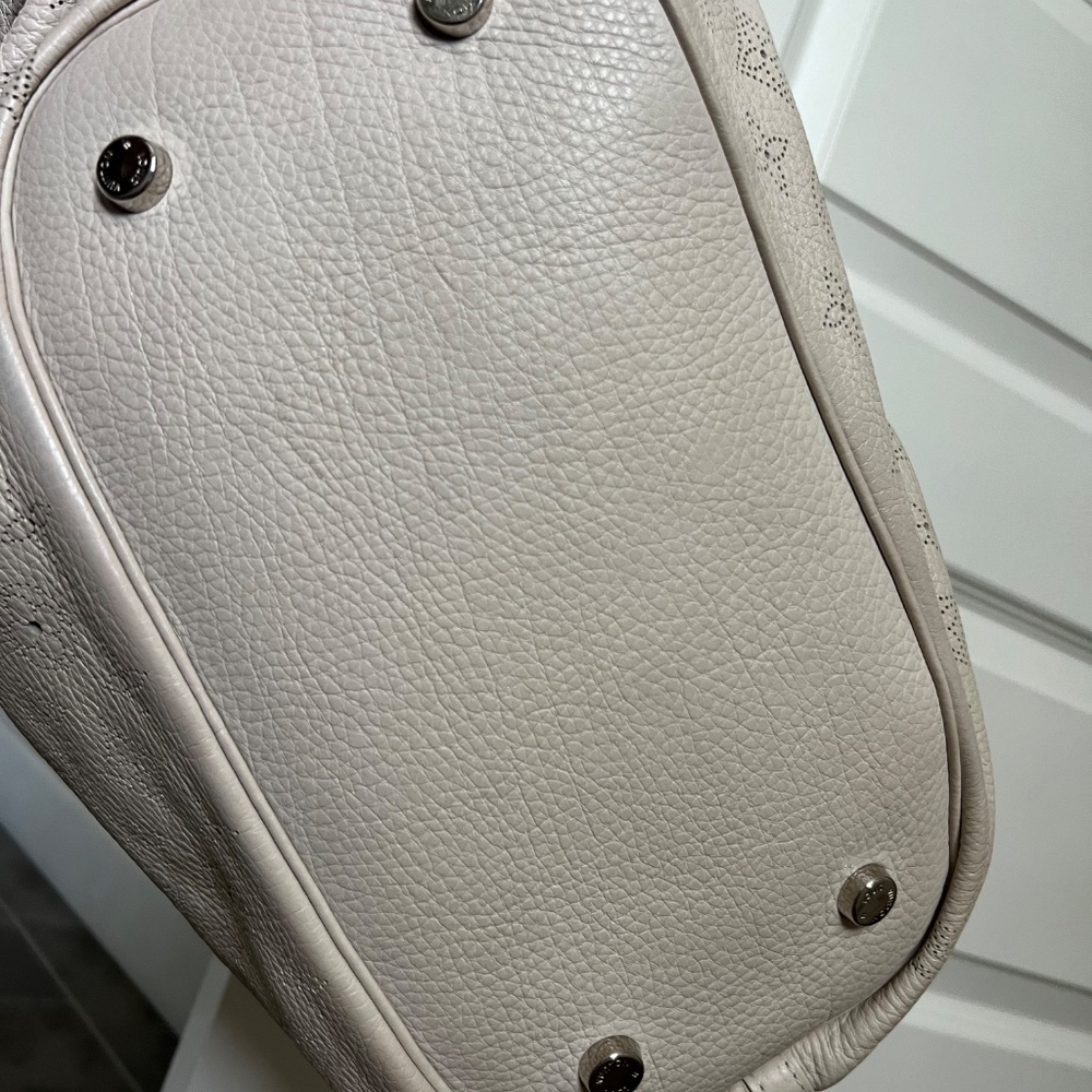 Louis Vuitton blanc ivory Large Mahina - Picture 7 of 10